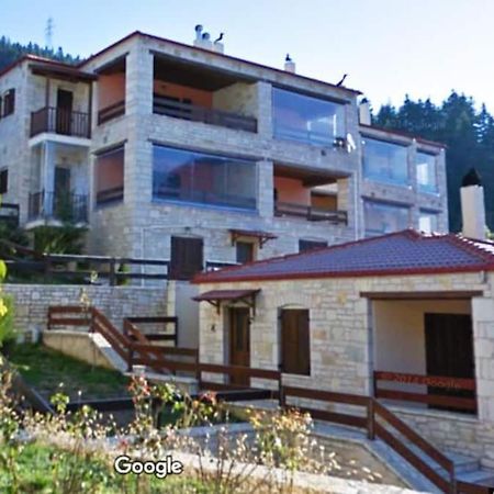 Villa La Casa di Pietra Karpenísion Esterno foto
