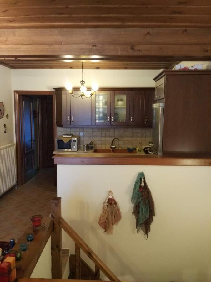 Villa La Casa di Pietra Karpenísion Esterno foto