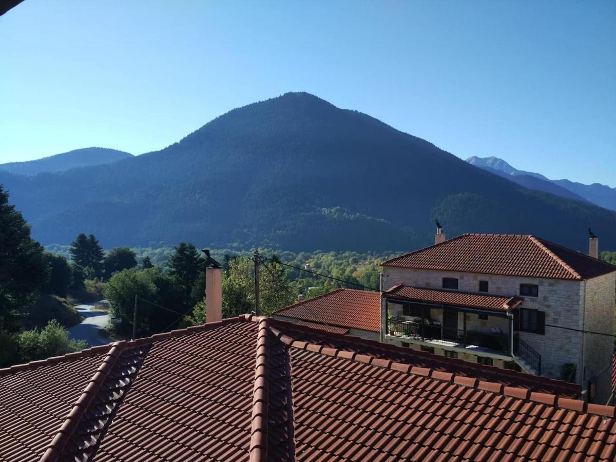 Villa La Casa di Pietra Karpenísion Esterno foto