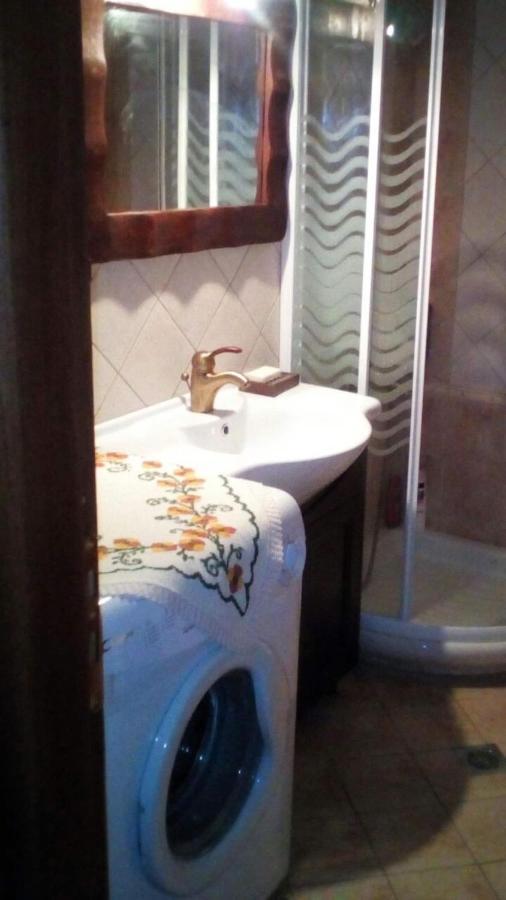 Villa La Casa di Pietra Karpenísion Esterno foto
