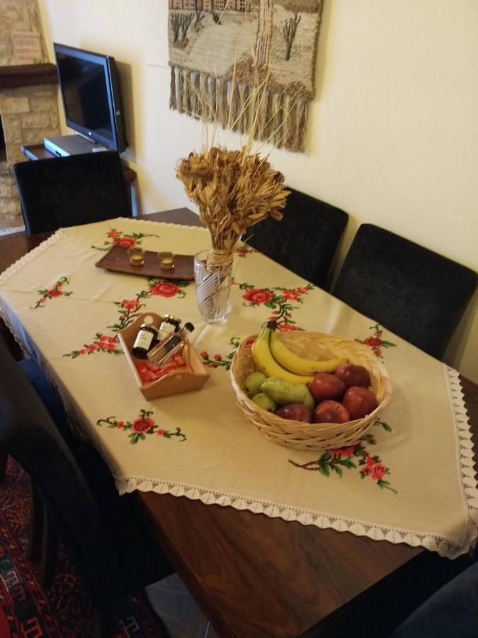 Villa La Casa di Pietra Karpenísion Esterno foto